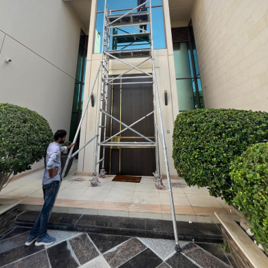 building maintenance workers